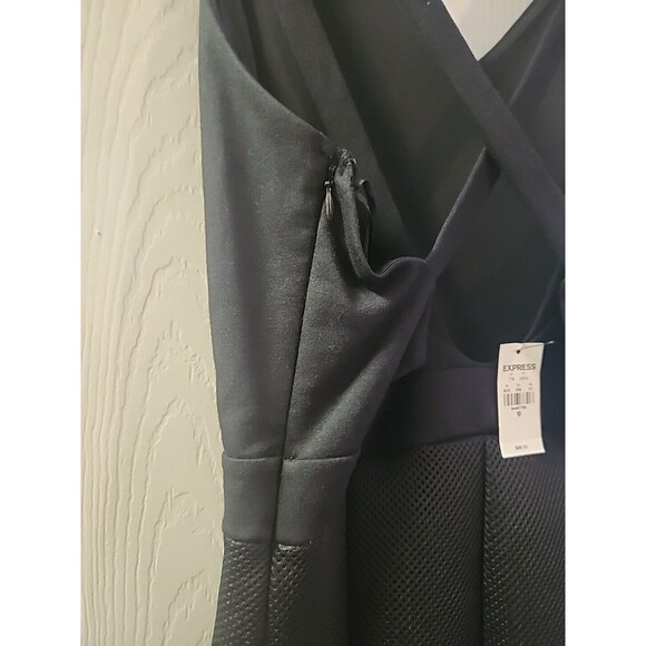 NWT Express Black Mini Dress CrossBack Mesh Textured Pleated Cocktail Size 10 - Picture 7 of 8